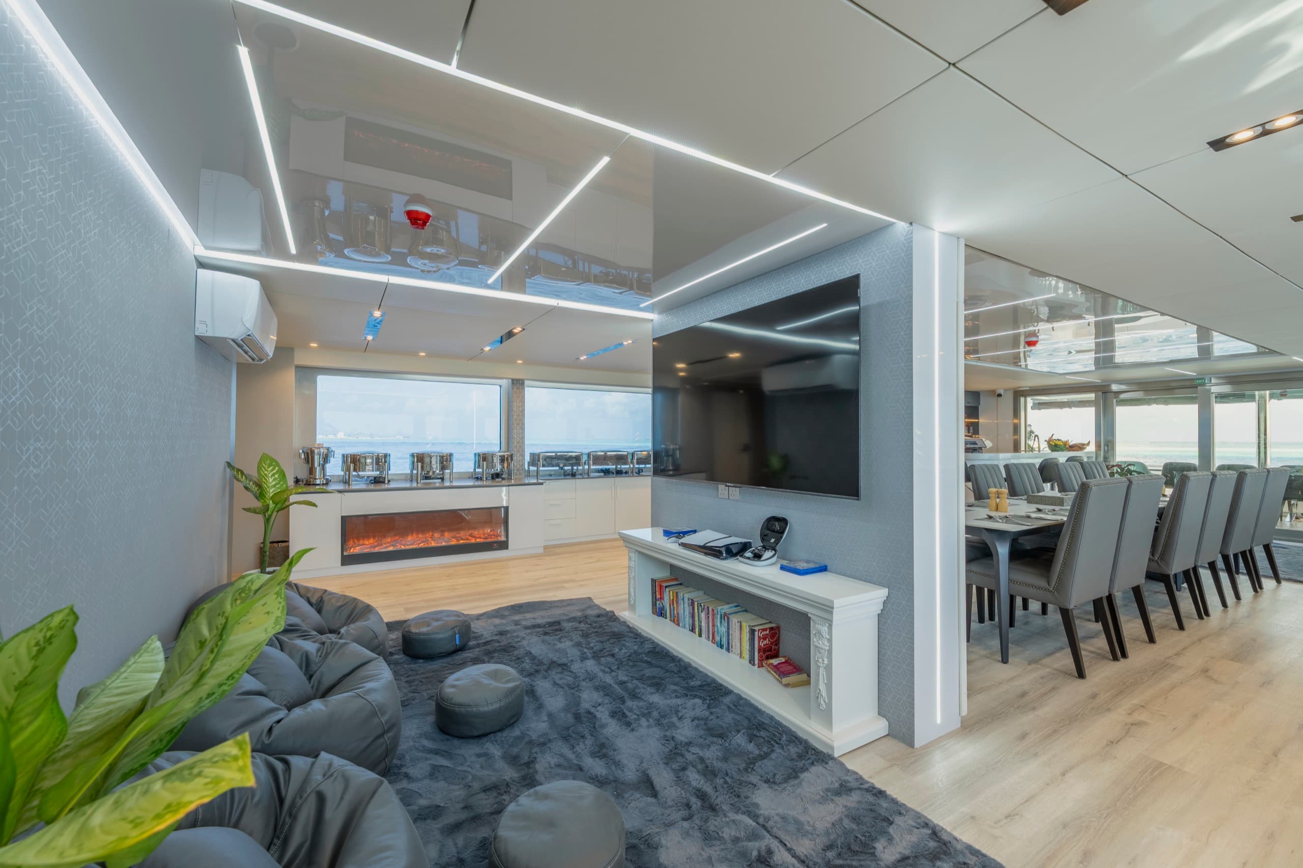 Salon lounge with sea views